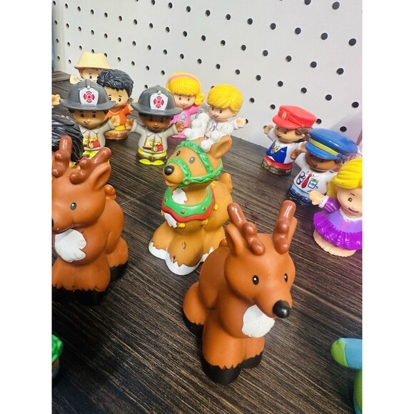 FISHER PRICE LITTLE PEOPLE LOT ( 31 ) PRINCESS,TOY STORY, PROFESSIONS & PARTS - Picture 10 of 14